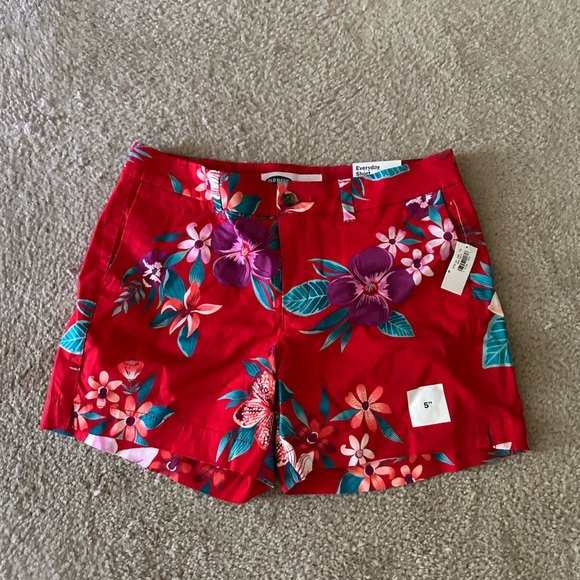 Old Navy floral shorts NWT - Picture 1 of 6